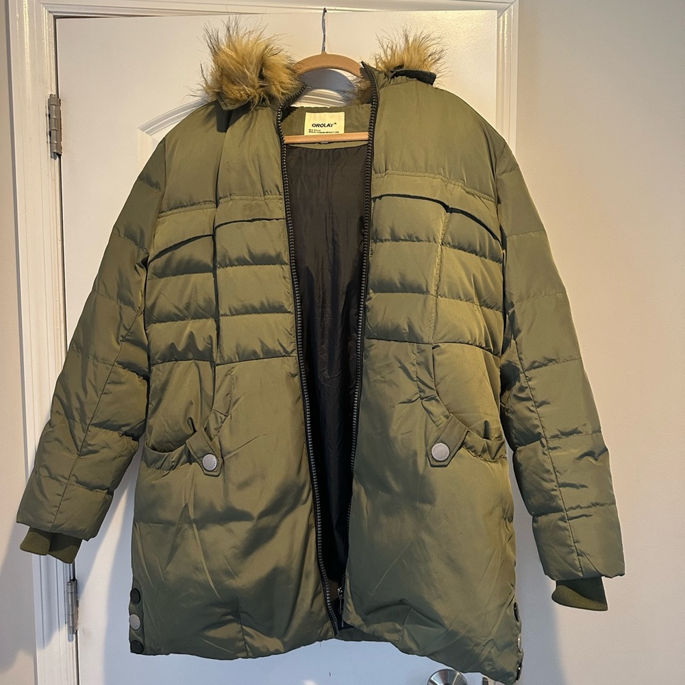 Orolay winter coat with hood.